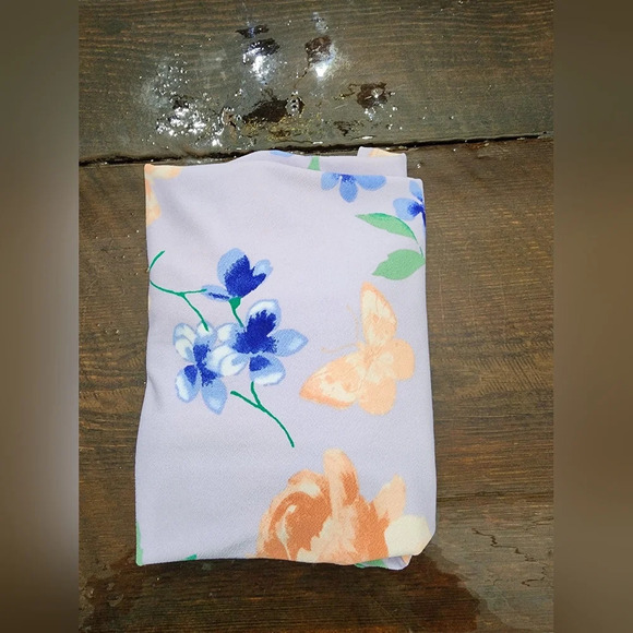 NWT #020 Elle flutter sleeve blouse in size Large - Picture 12 of 12